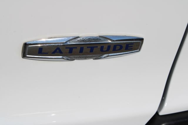 Used 2019 Jeep Cherokee Latitude w/ Popular Appearance Group image 6