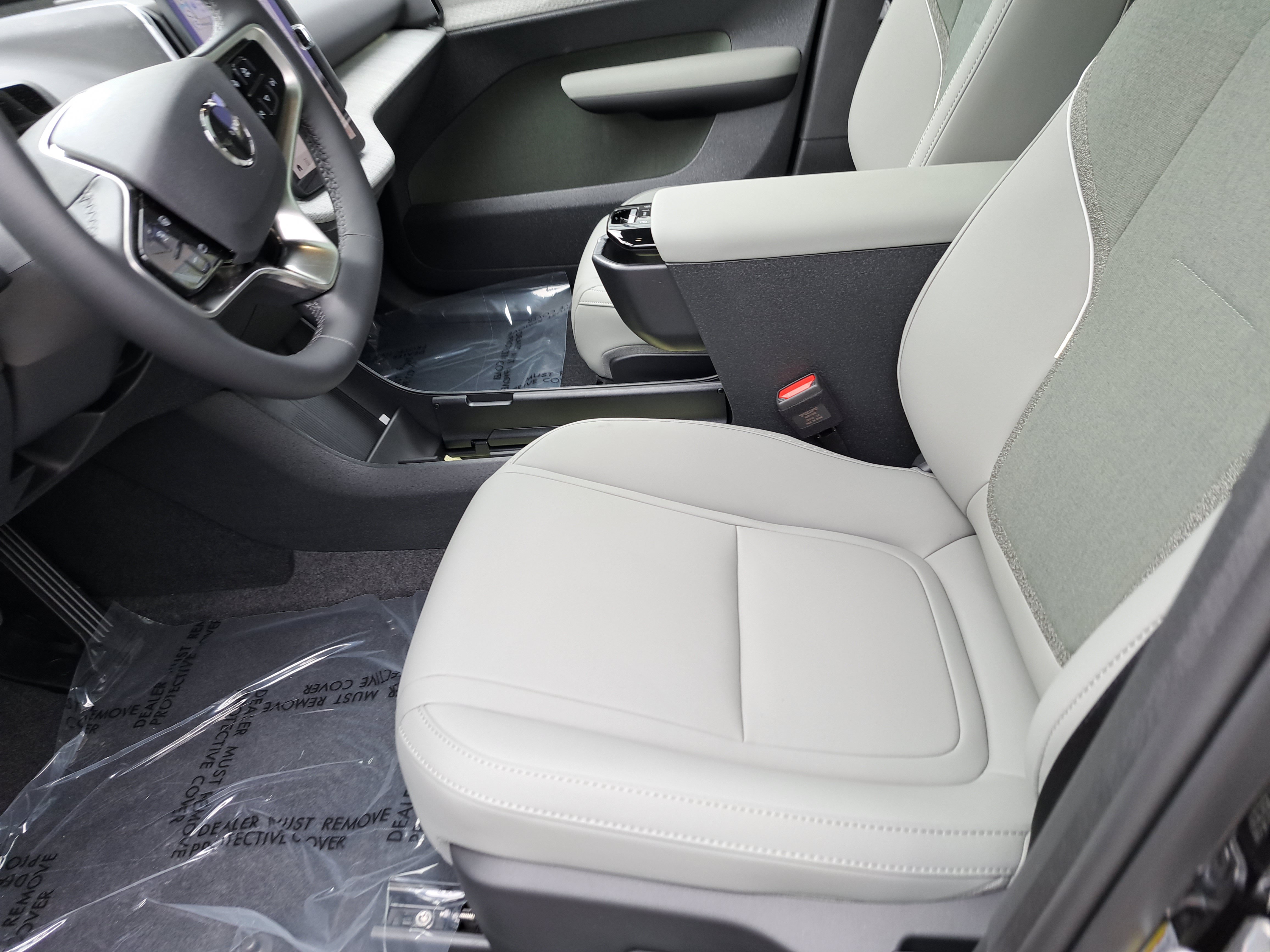 New 2026 Volvo EX30 Plus w/ Climate Package RWD image 6