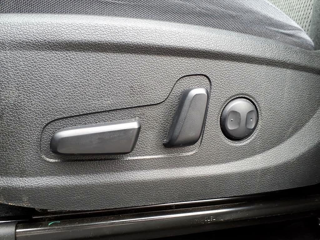 Used 2022 Hyundai Santa Fe SEL FWD image 4