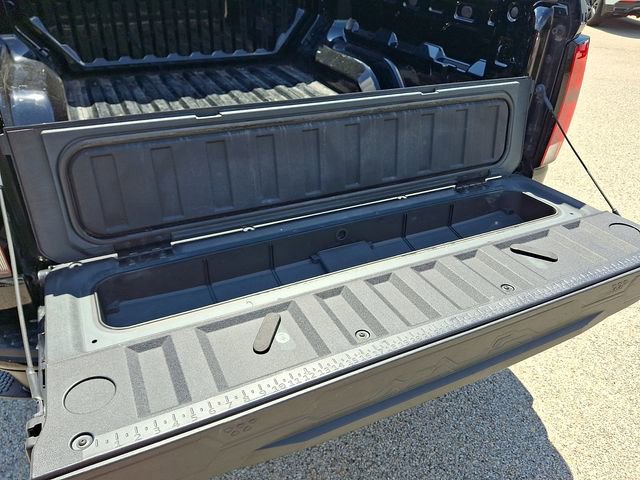 Used 2024 Chevrolet Colorado Z71 w/ Z71 Convenience Package 2 image 30