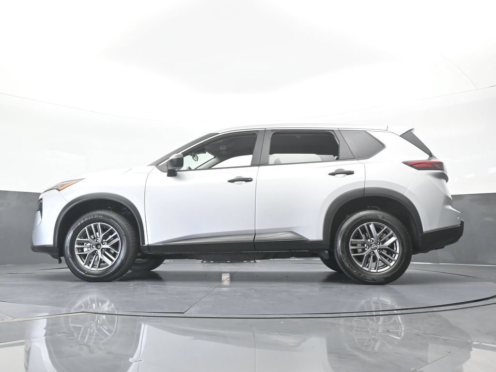 Used 2024 Nissan Rogue S FWD image 50