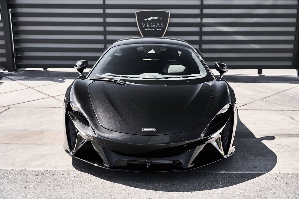 Used 2024 McLaren Artura RWD image 10