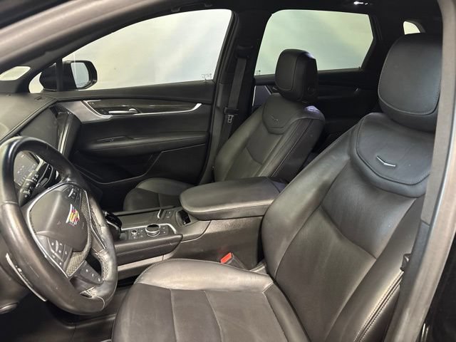 Certified 2022 Cadillac XT5 Sportv w/ LPO, ONYX Package AWD/4WD image 10