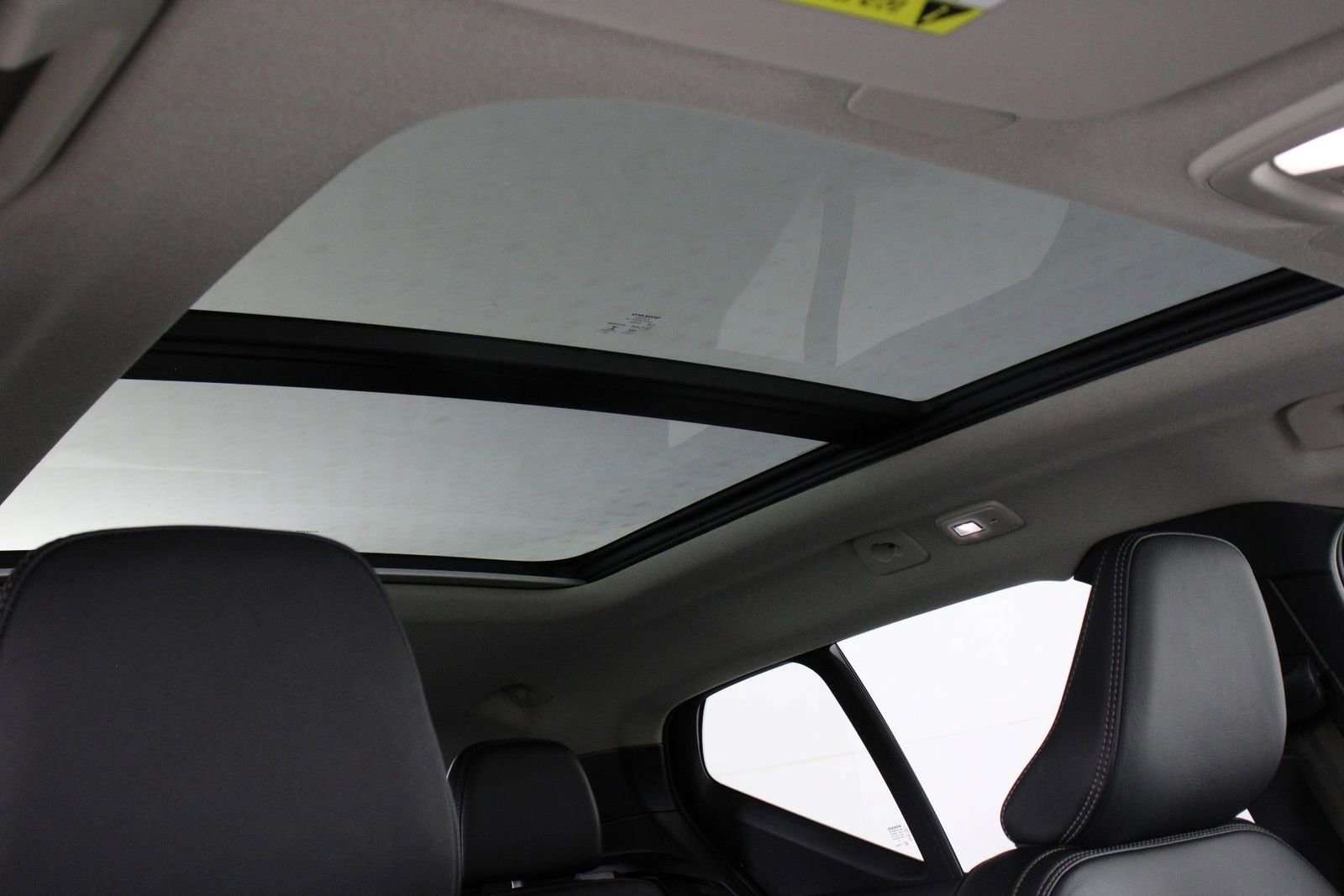 Used 2023 Volvo XC40 B5 Ultimate w/ Climate Package AWD/4WD image 23