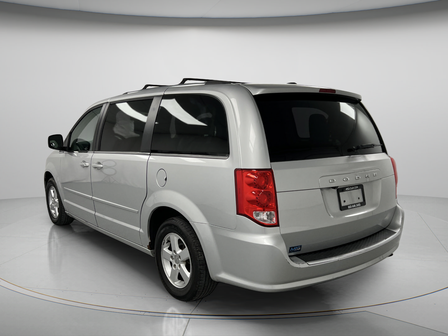 Used 2011 Dodge Grand Caravan Crew w/ Entertainment Group 1 FWD image 5