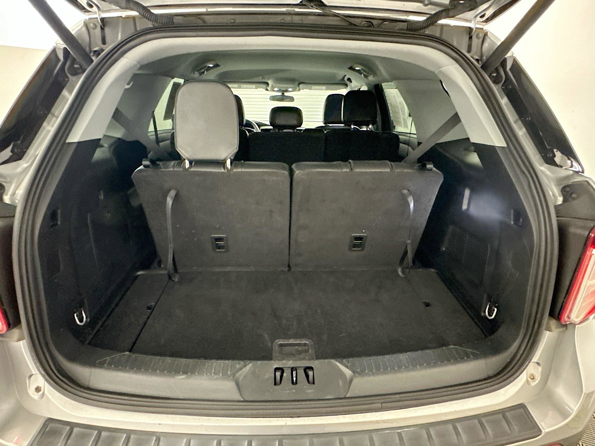 Used 2023 Ford Explorer XLT w/ Equipment Group 202A image 30