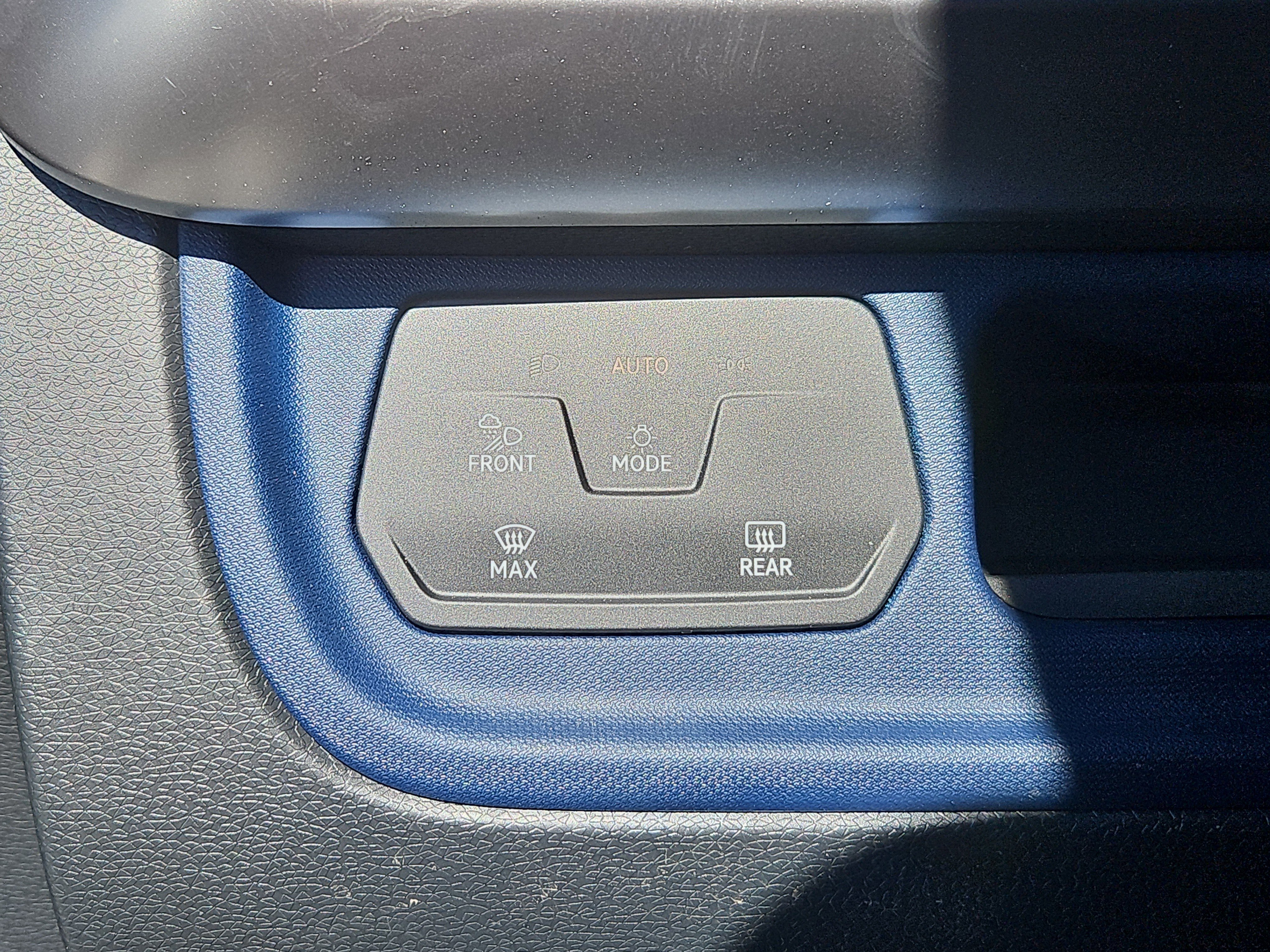 New 2025 Volkswagen ID. Buzz Pro S image 9