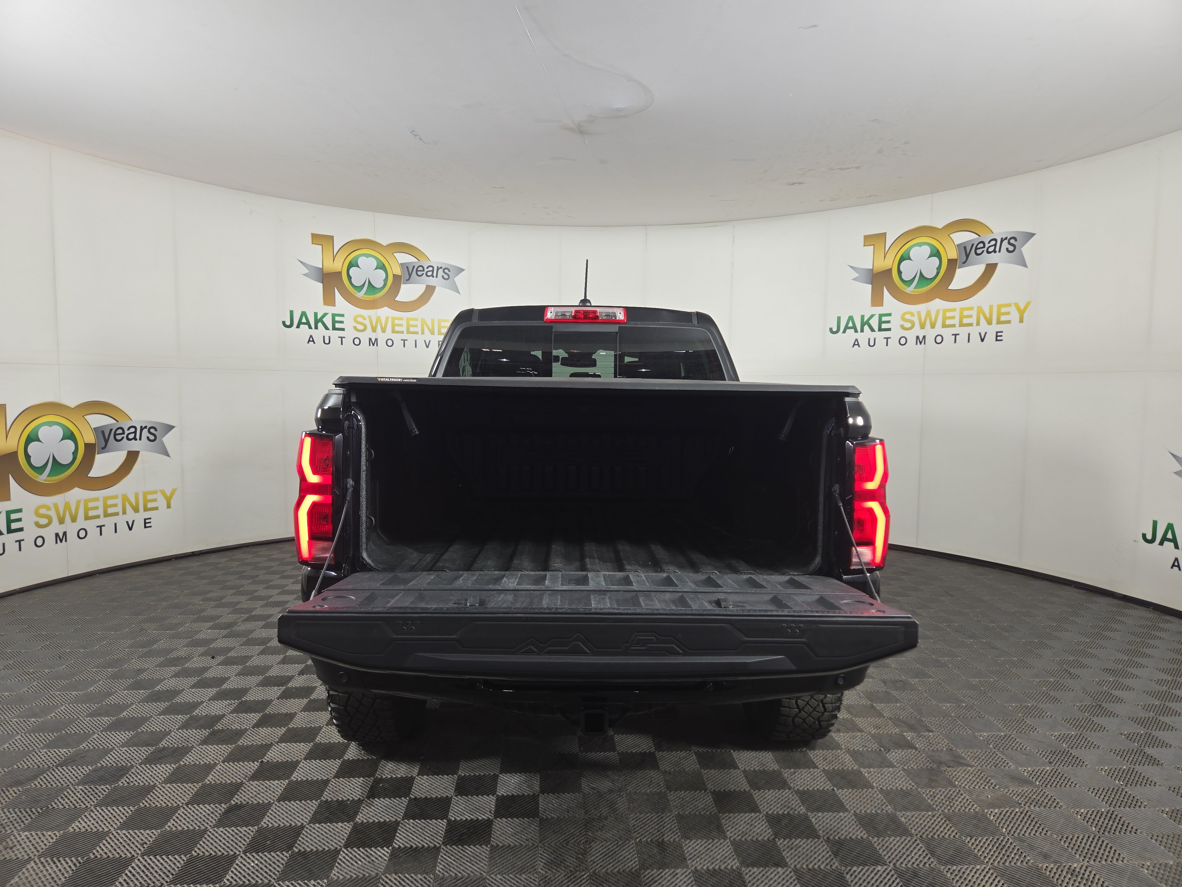 Certified 2024 Chevrolet Colorado ZR2 w/ ZR2 Convenience Package III AWD/4WD image 33