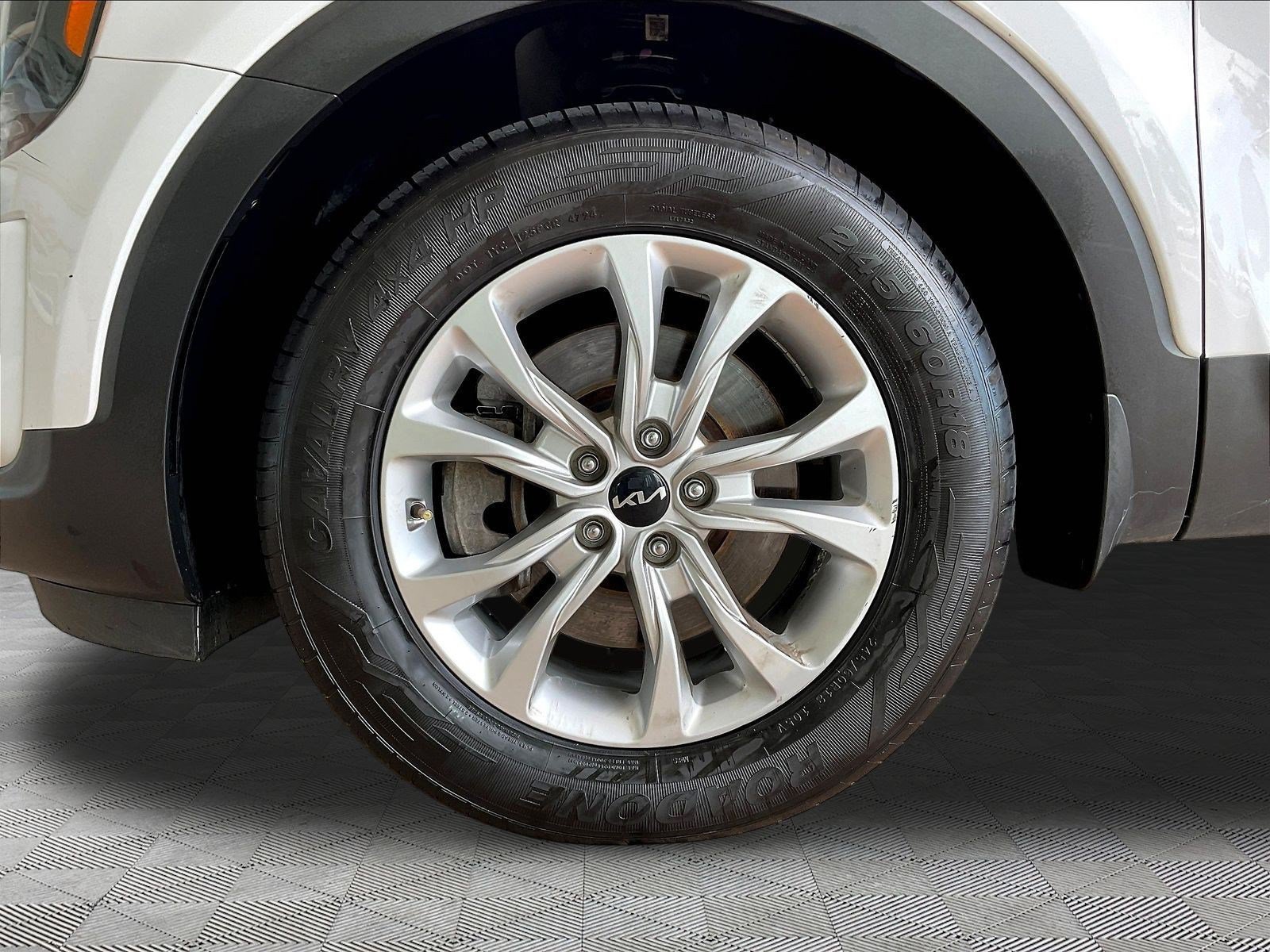 Used 2022 Kia Telluride LX AWD/4WD image 32