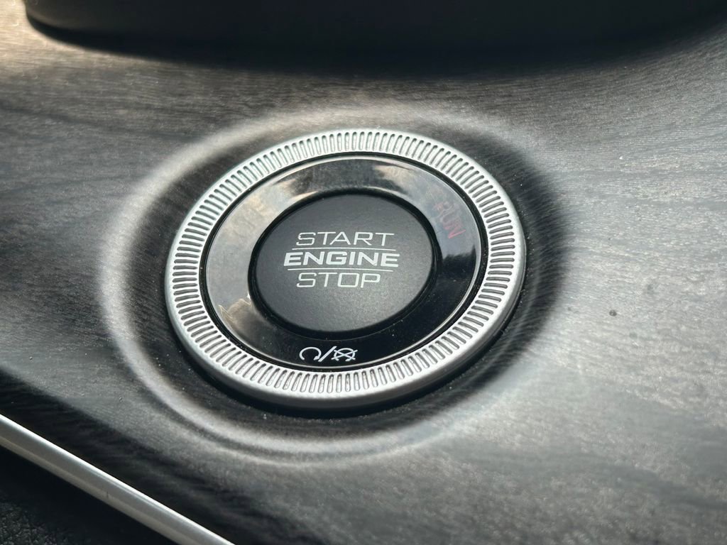 Used 2023 Jeep Grand Cherokee L Limited RWD image 28