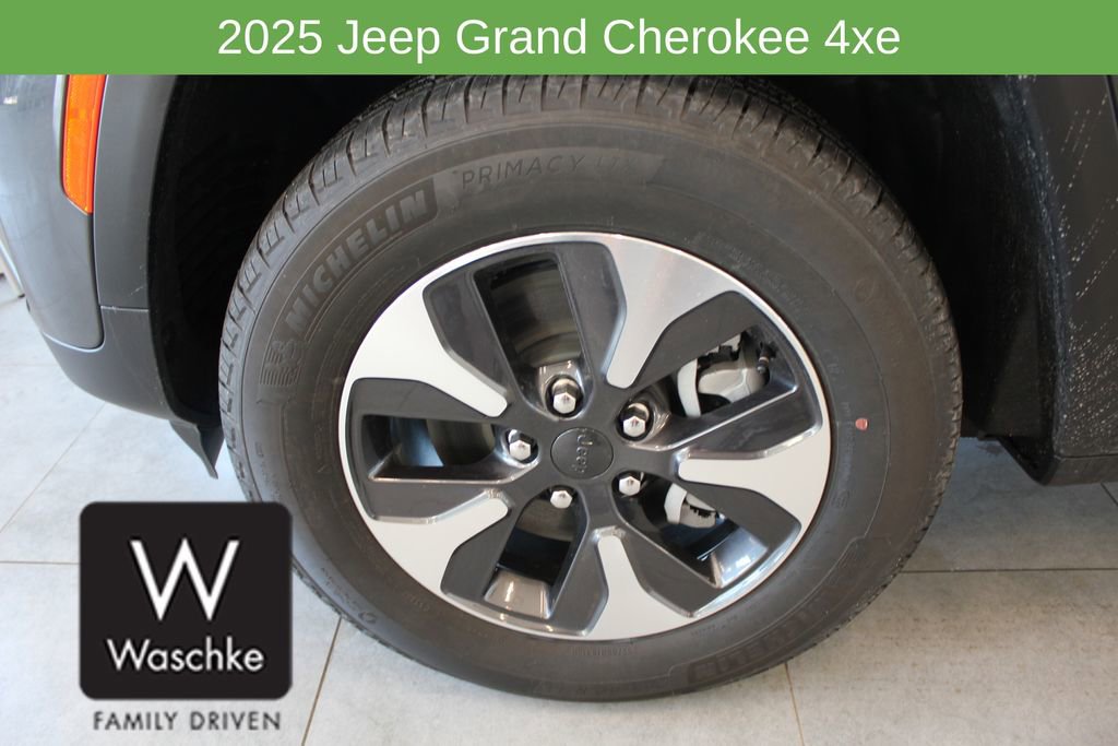 New 2025 Jeep Grand Cherokee Limited 4xe w/ Trailer Tow Package image 11
