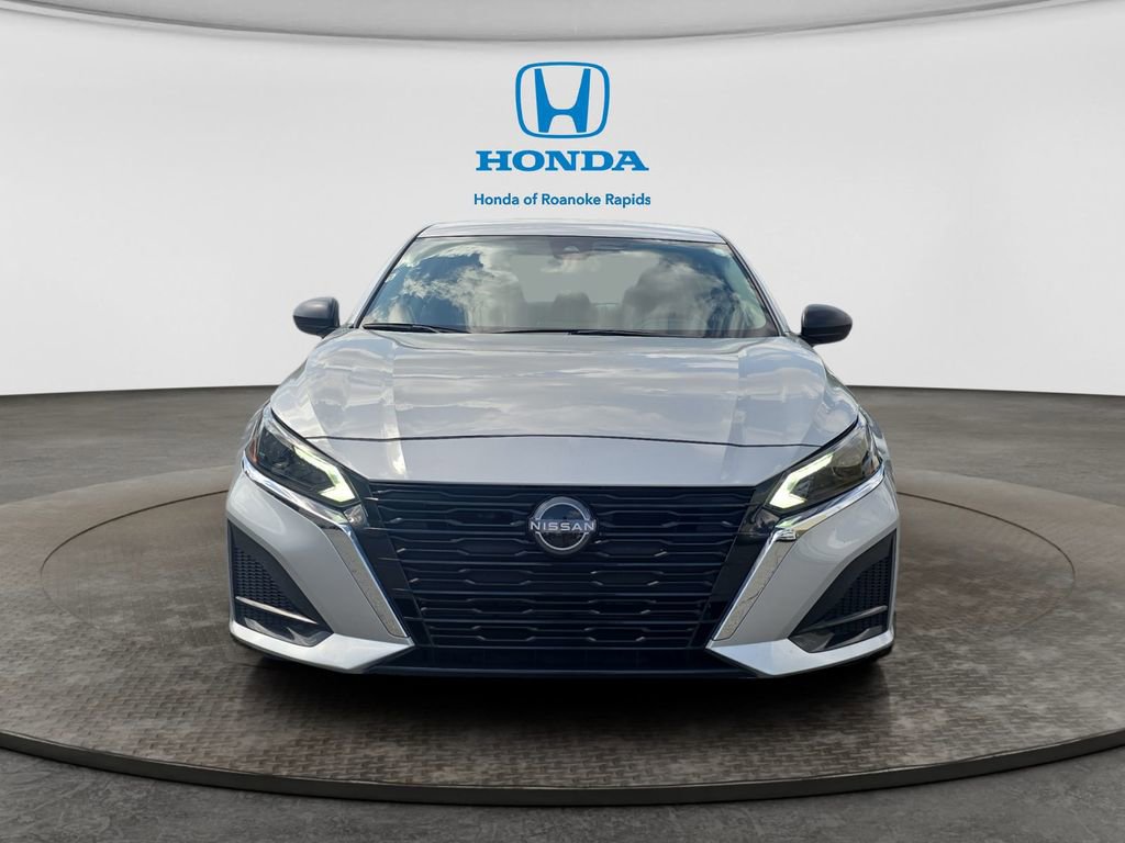 Used 2024 Nissan Altima 2.5 SV image 8