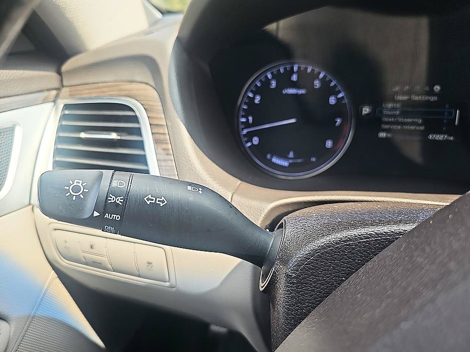 Used 2015 Hyundai Genesis 3.8 RWD image 18