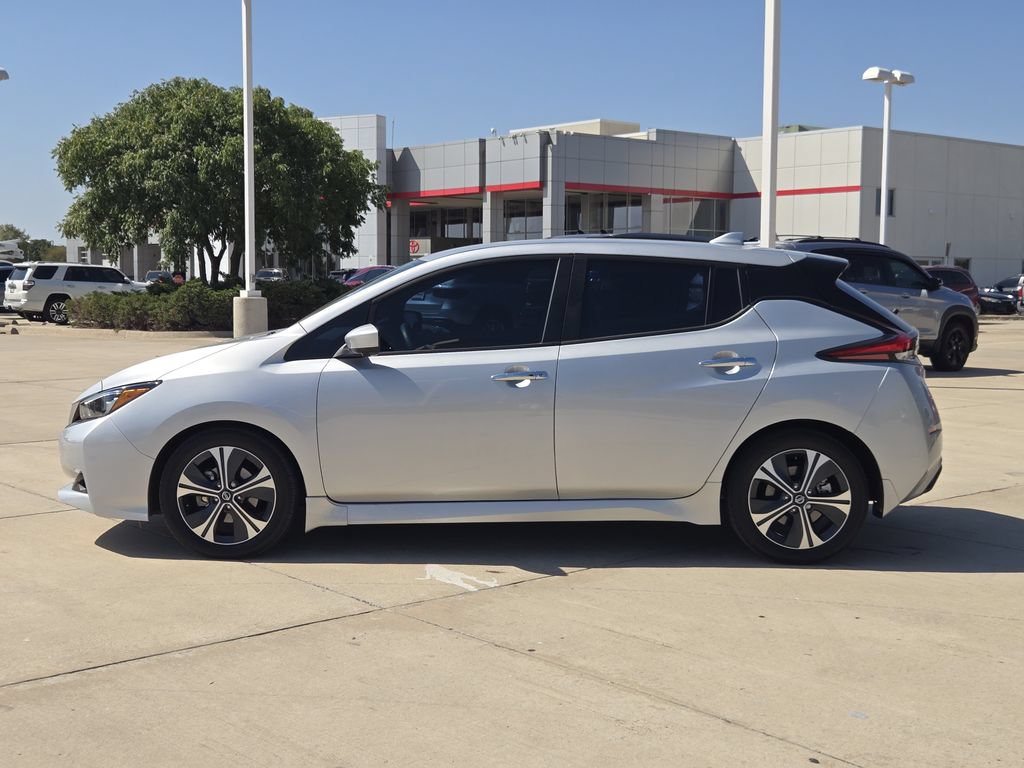 Used 2022 Nissan Leaf SV w/ SV Technology Package FWD image 8