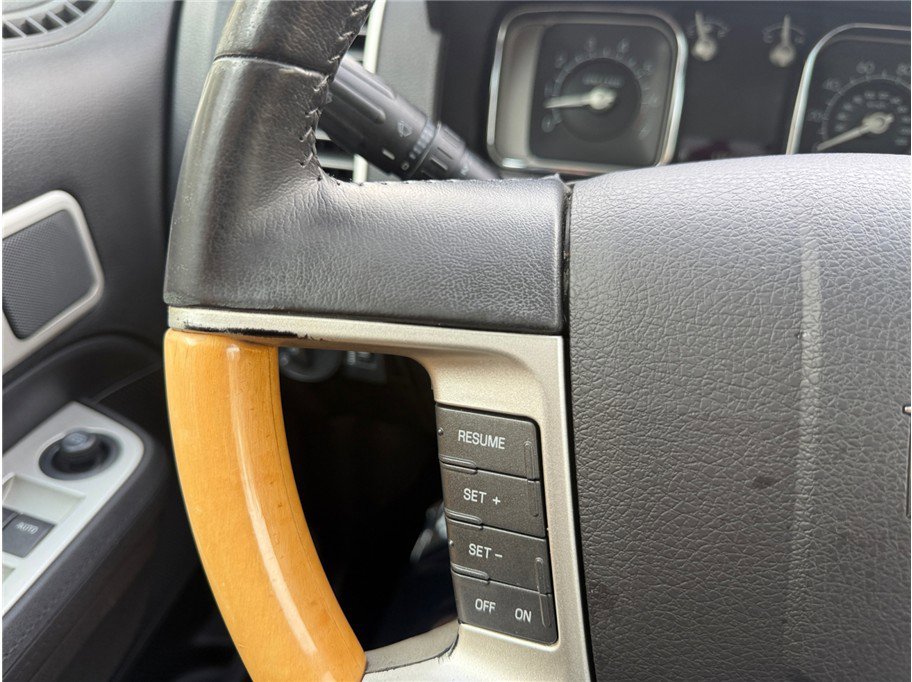 Used 2008 Lincoln MKX AWD image 25