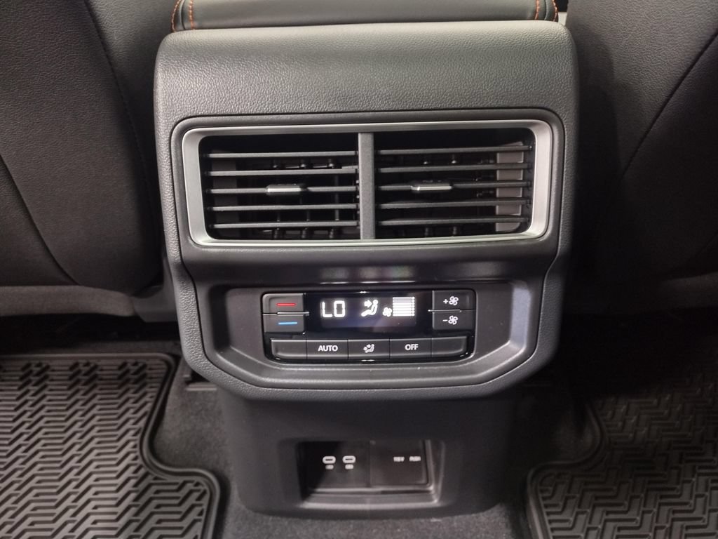 New 2026 Volkswagen Atlas Peak Edition AWD/4WD image 40