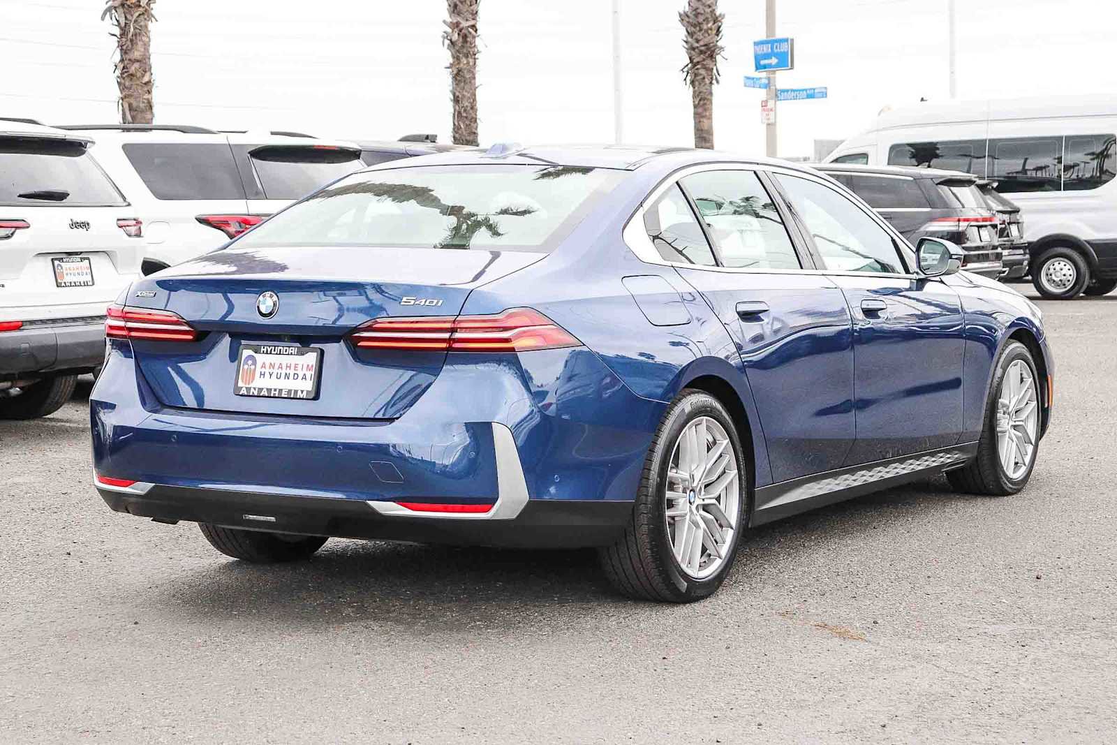 Used 2024 BMW 540i xDrive w/ Premium Package image 6