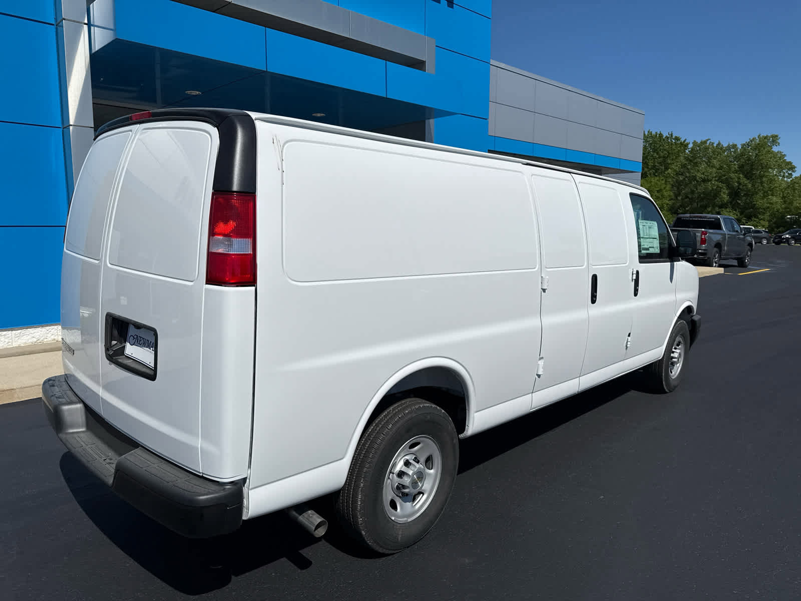 New 2026 Chevrolet Express 3500 Extended w/ Driver Convenience Package RWD image 11
