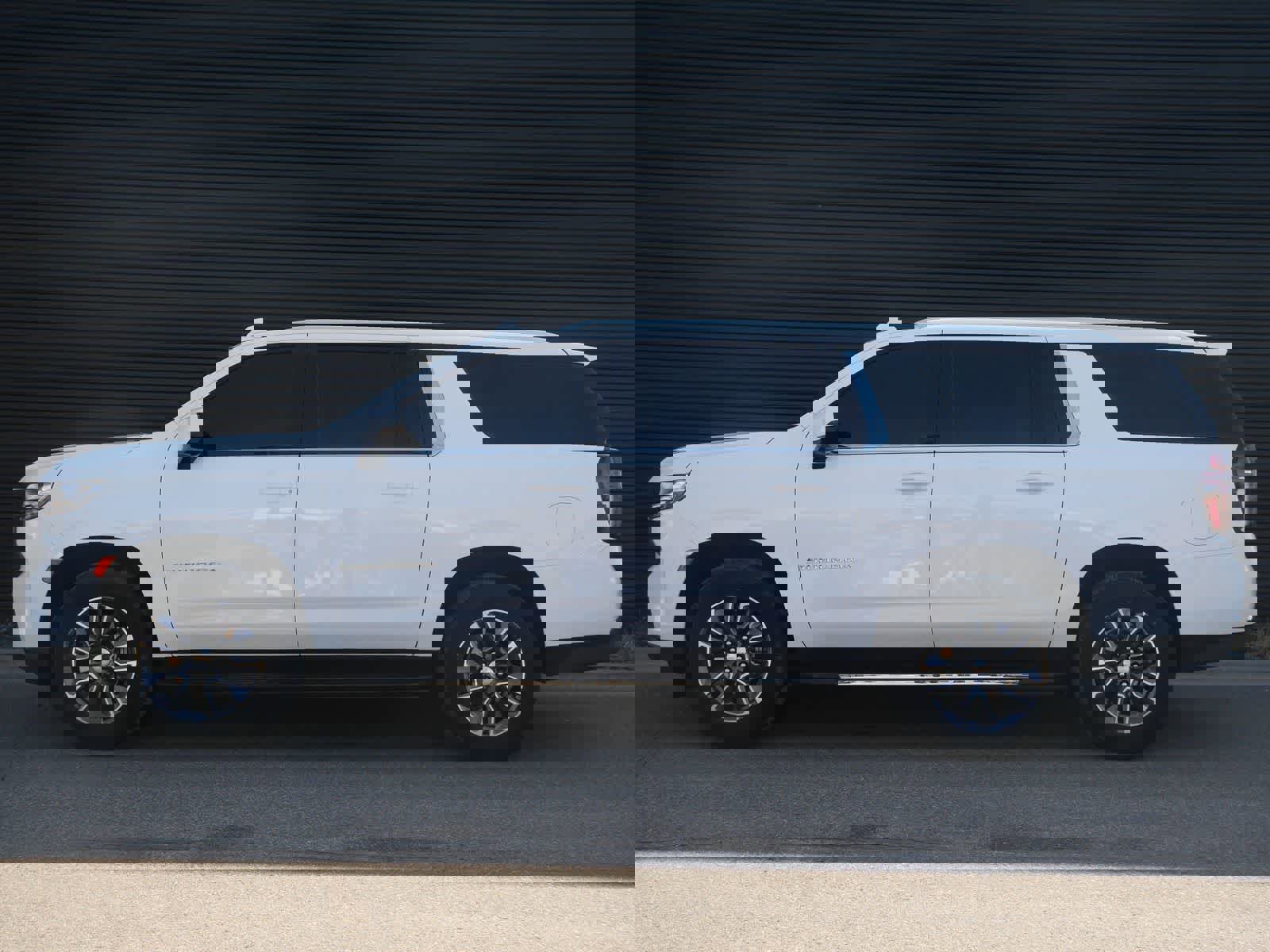 Used 2023 Chevrolet Suburban LS image 2