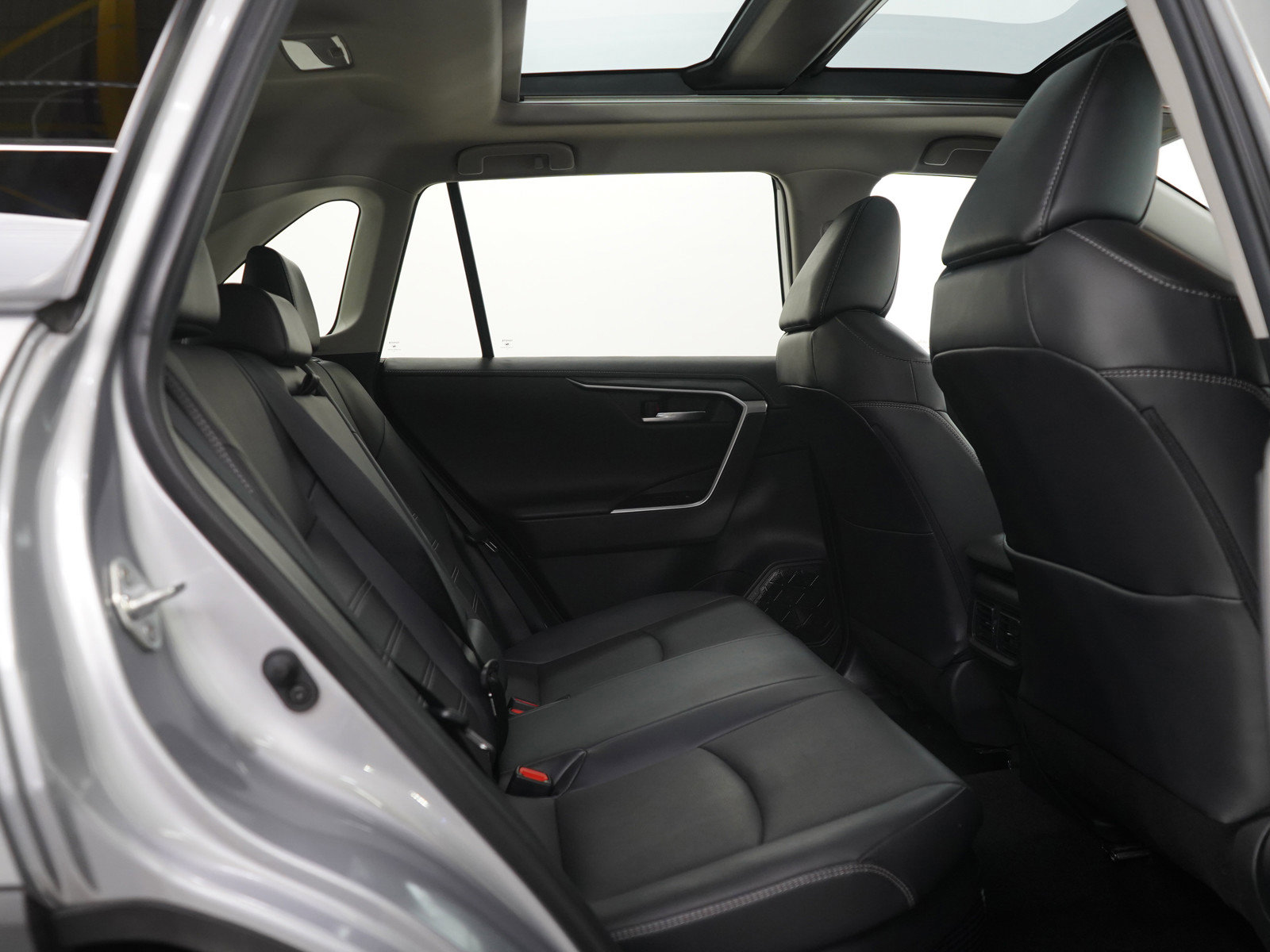 Used 2020 Toyota RAV4 Limited image 12