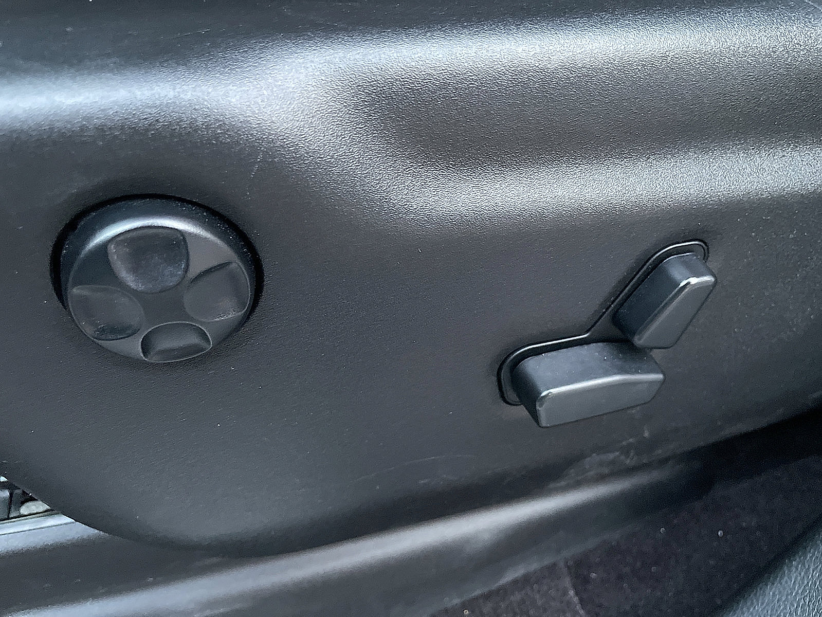 Used 2017 Jeep Grand Cherokee Limited image 35