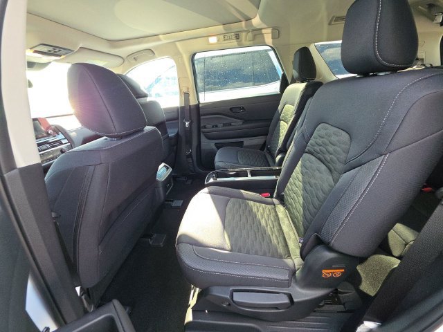 Certified 2025 Nissan Pathfinder SV w/ SV Premium Package FWD image 3