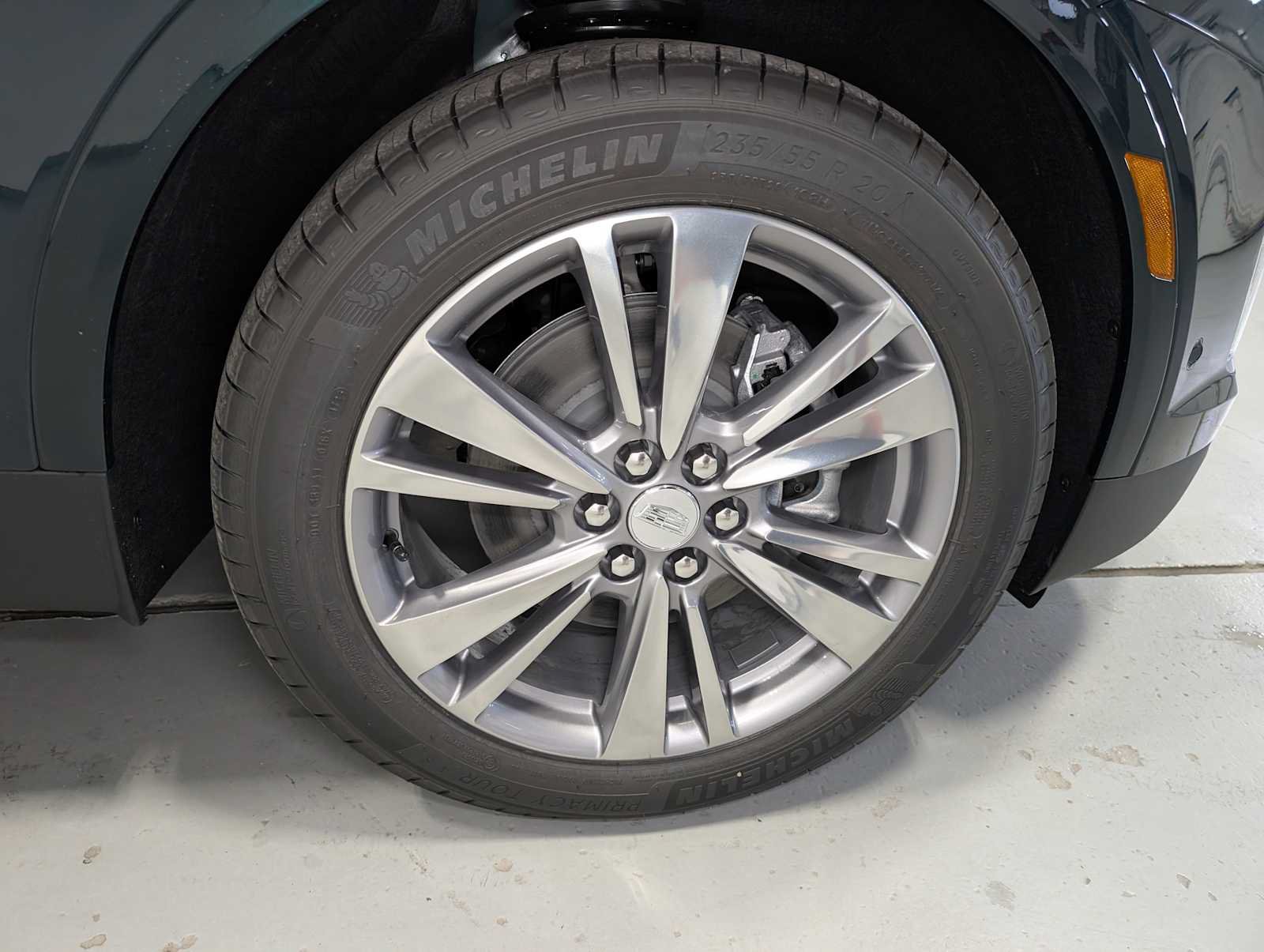 New 2026 Cadillac XT5 Premium Luxury w/ Driver Assist Package AWD/4WD image 3