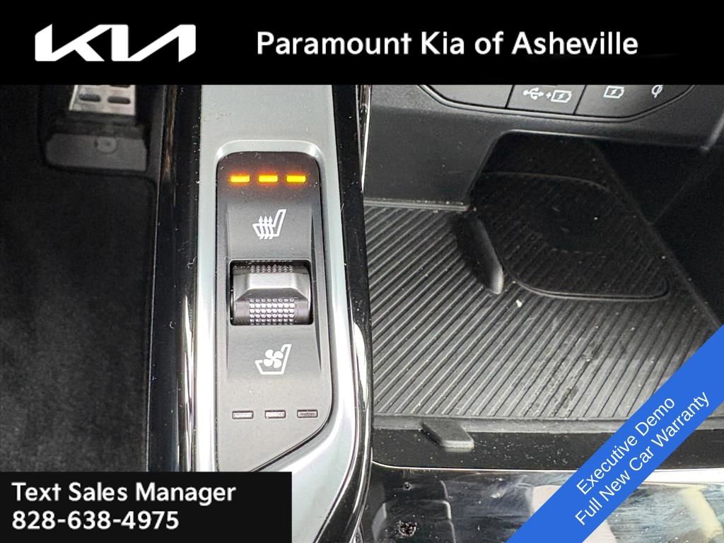 Used 2025 Kia Sorento SX image 17