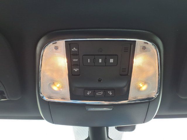 Used 2021 Jeep Grand Cherokee Limited AWD/4WD image 22