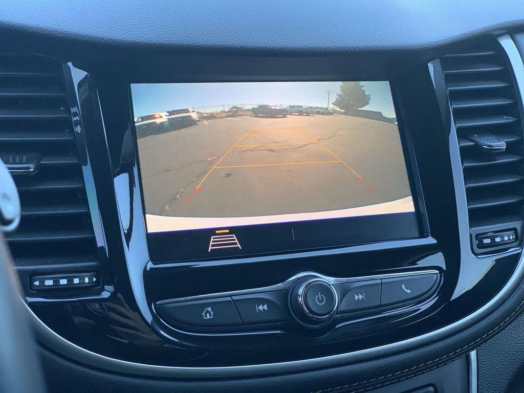 Certified 2022 Chevrolet Trax LT w/ LT Convenience Package image 12