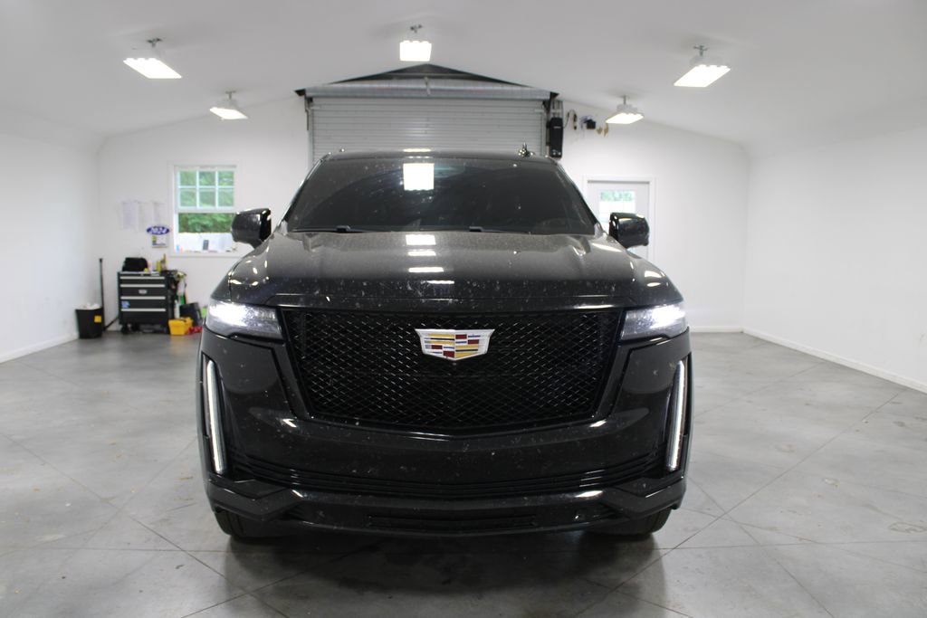 Used 2024 Cadillac Escalade Sport w/ Touring Package AWD/4WD image 3