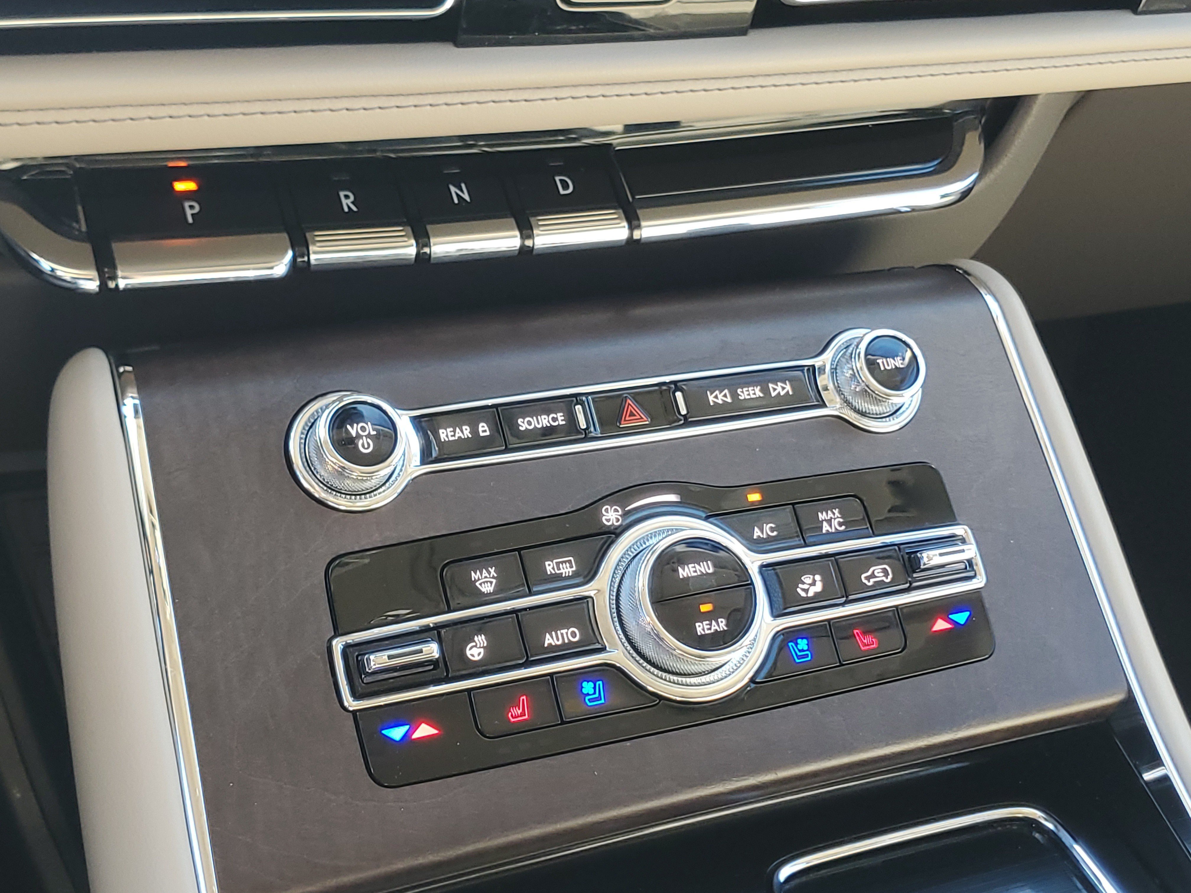 Used 2024 Lincoln Aviator Reserve w/ Equipment Group 201A AWD/4WD image 18