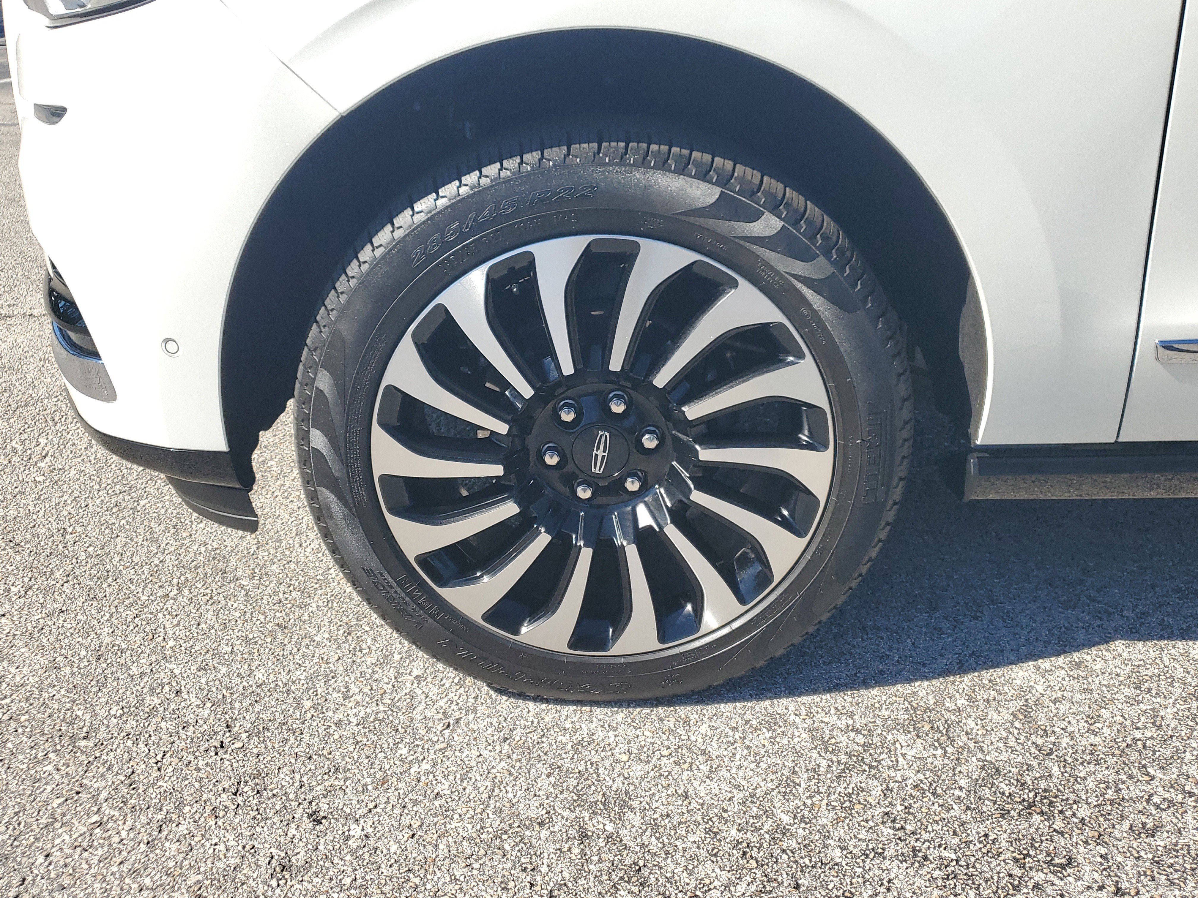 Used 2024 Lincoln Navigator Black Label image 5