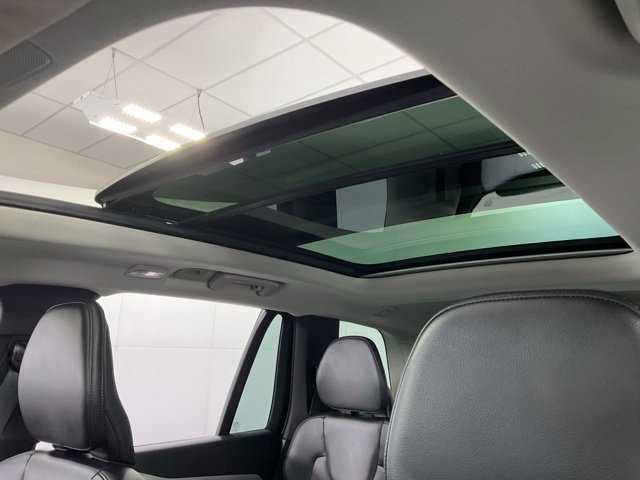 Certified 2025 Volvo XC90 B5 Core w/ Protection Package Premier AWD/4WD image 24