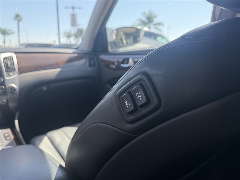 Used 2011 Hyundai Equus Signature RWD image 22