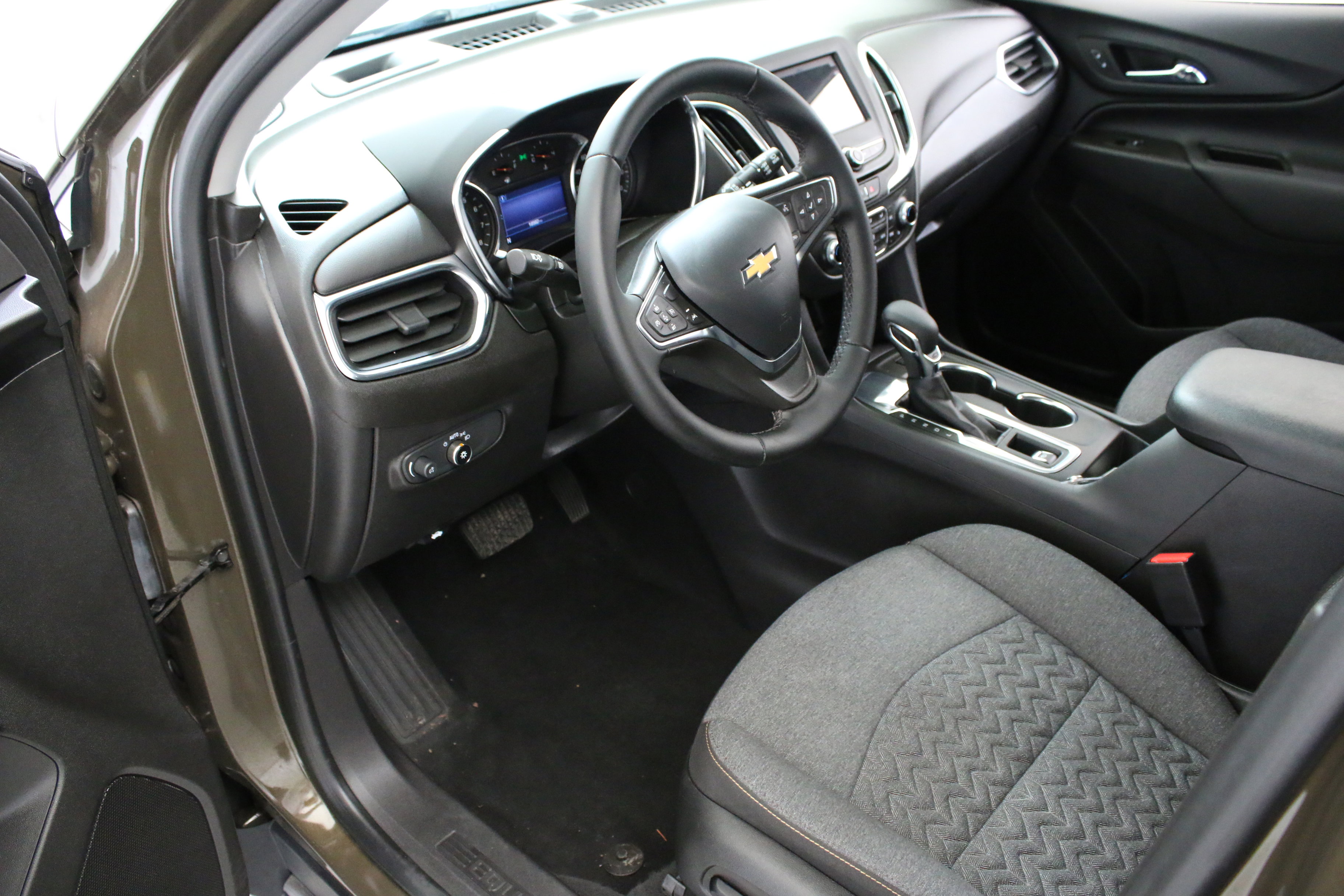 Used 2023 Chevrolet Equinox LT FWD image 23