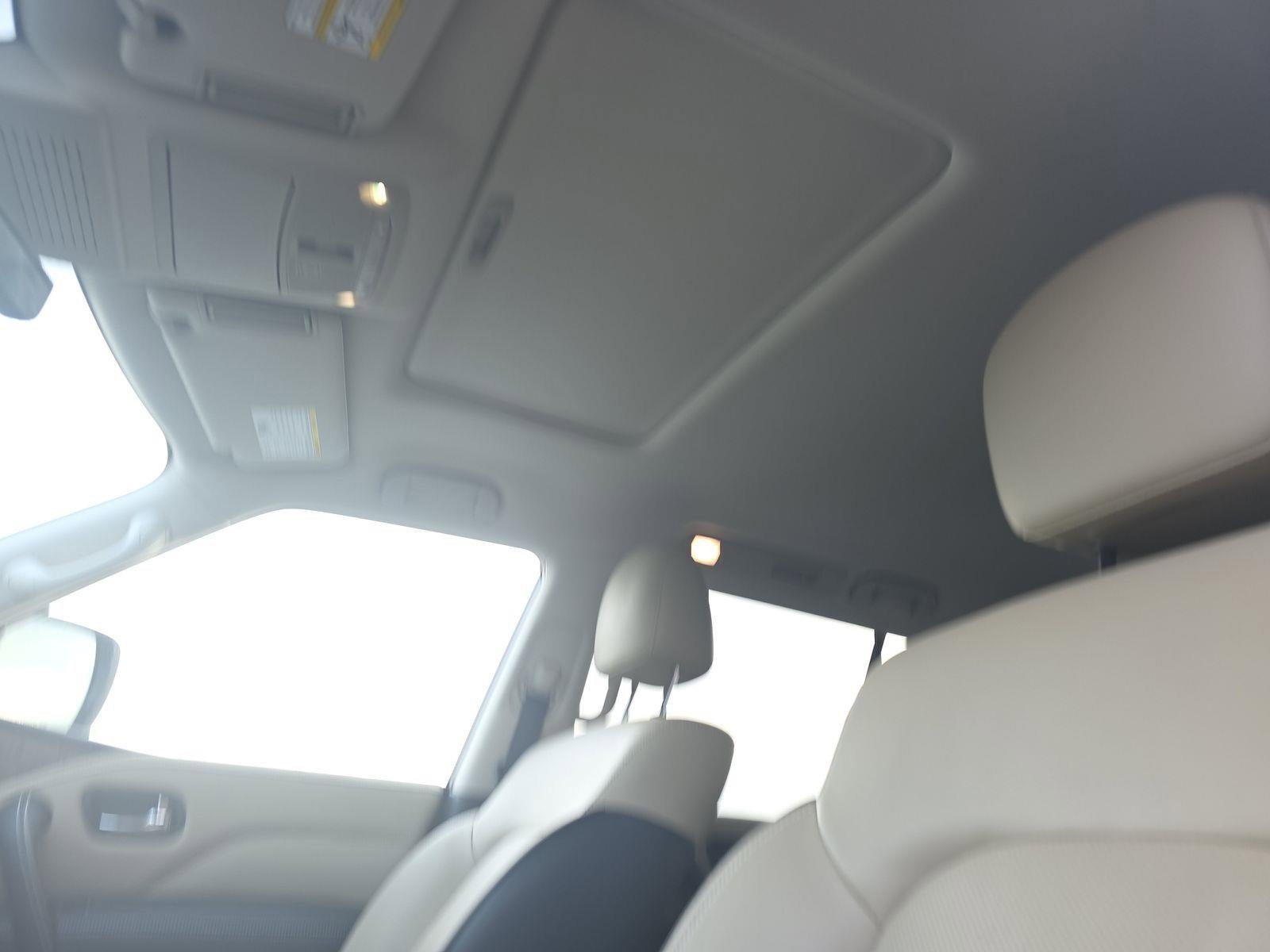 Used 2024 INFINITI QX80 Premium Select w/ Cargo Package image 18