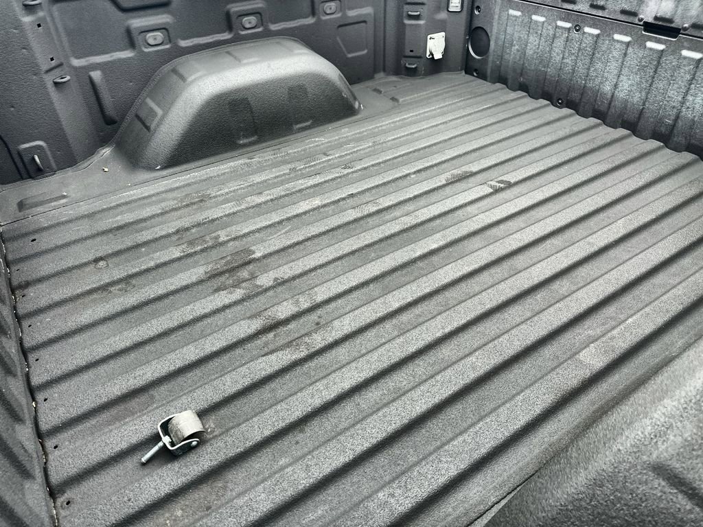 Used 2024 GMC Sierra 1500 AT4 w/ Technology Package image 18