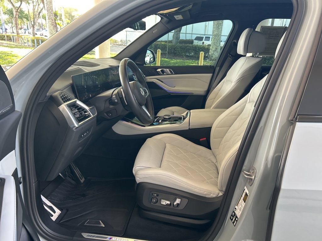 Used 2024 BMW X5 xDrive40i w/ M Sport Package AWD/4WD image 6