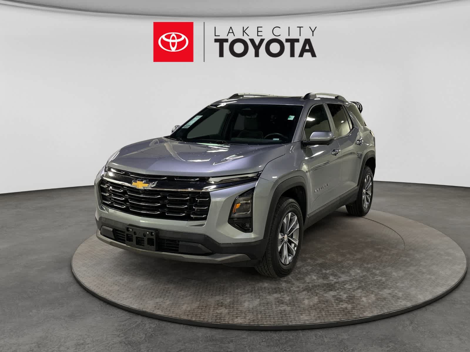 Used 2025 Chevrolet Equinox LT w/ Convenience Package II FWD image 1