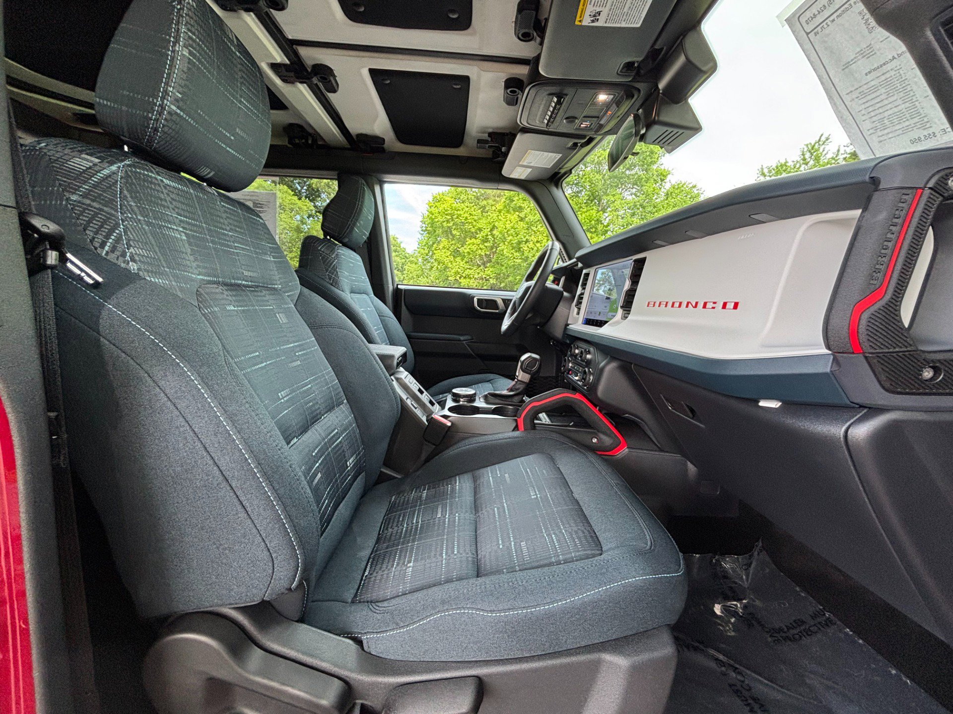 Used 2025 Ford Bronco Heritage Edition AWD/4WD image 32