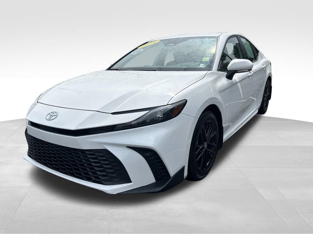 Certified 2025 Toyota Camry SE w/ Convenience Package FWD image 1