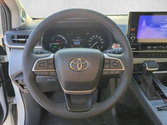 Used 2025 Toyota Sienna XLE w/ XLE Plus Package FWD image 11