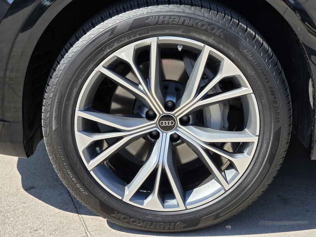 Certified 2023 Audi Q8 Premium Plus w/ Premium Plus Package AWD/4WD image 16