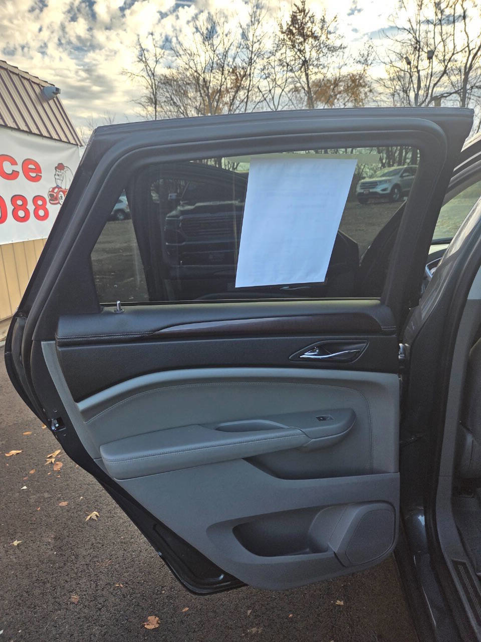 Used 2011 Cadillac SRX Luxury image 10