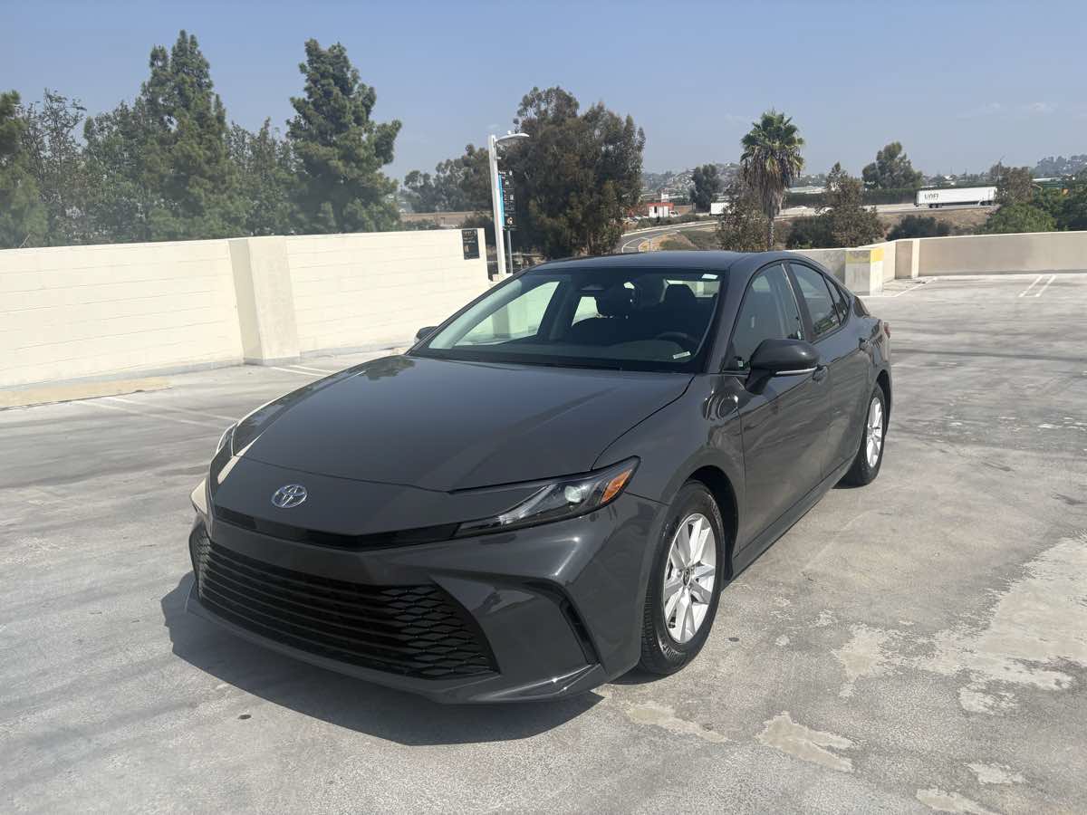 Used 2026 Toyota Camry LE FWD image 9