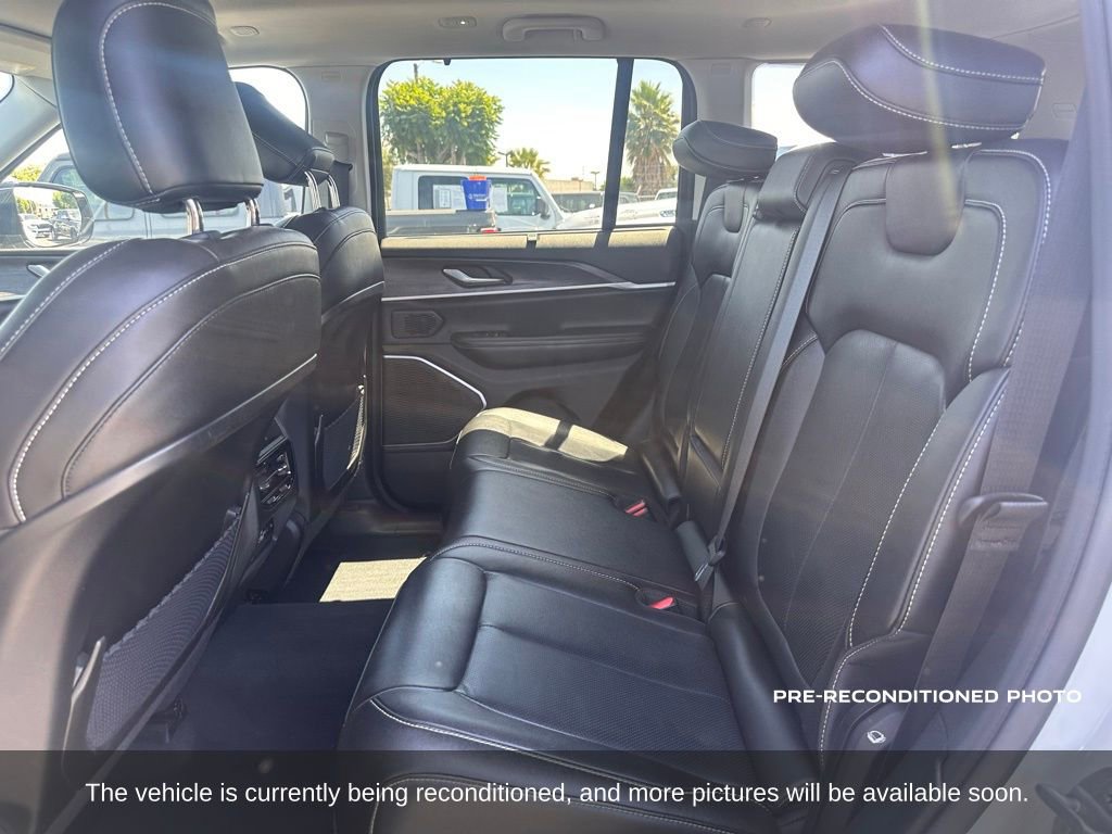 Used 2022 Jeep Grand Cherokee Limited 4xe w/ Luxury Tech Group II AWD/4WD image 12