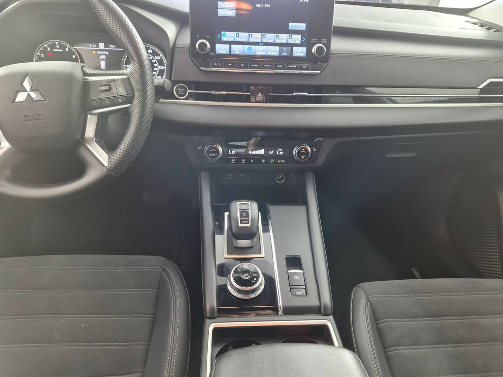 Used 2023 Mitsubishi Outlander SE FWD image 24
