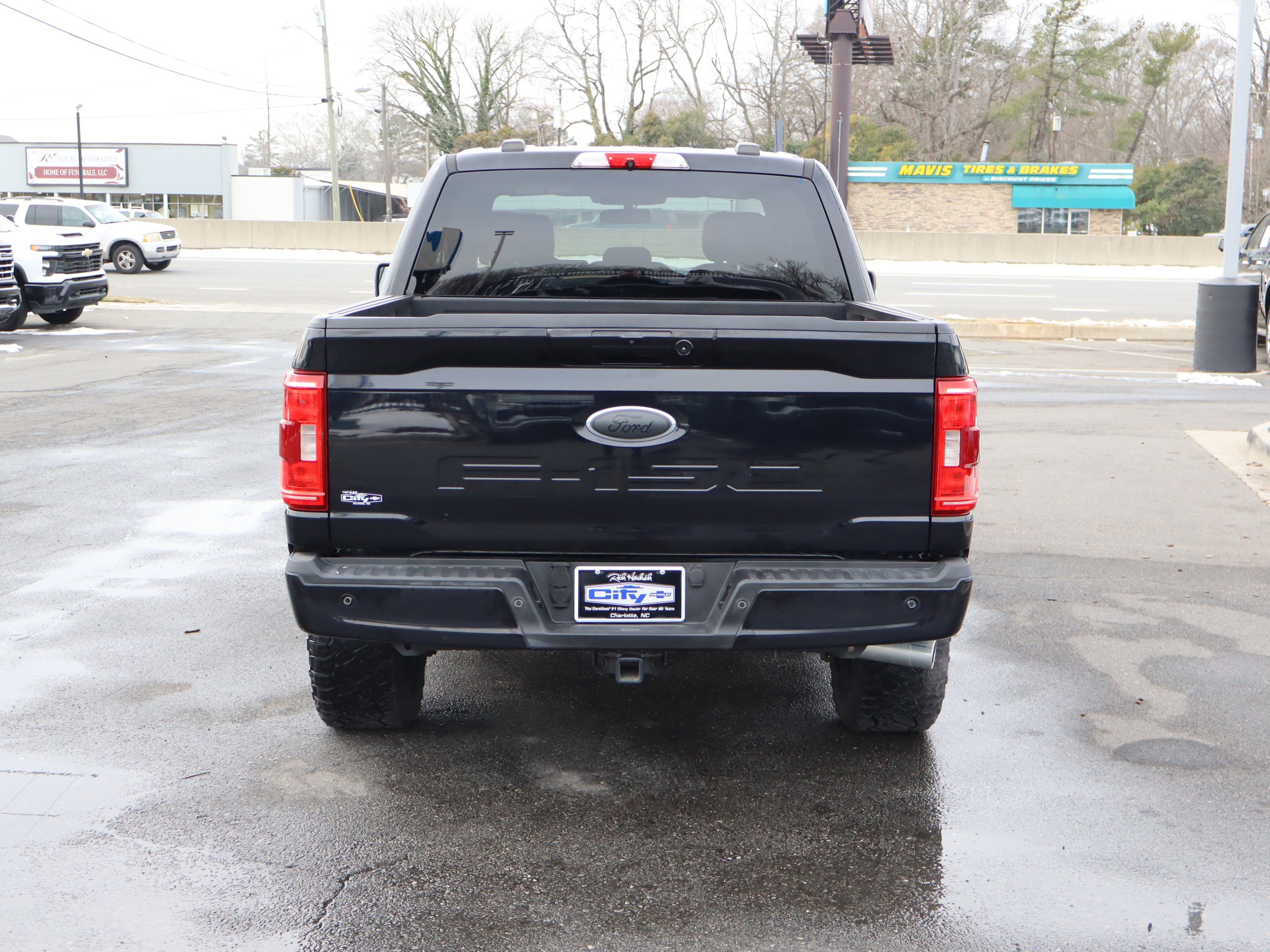 Used 2021 Ford F150 XLT w/ Equipment Group 302A High image 9