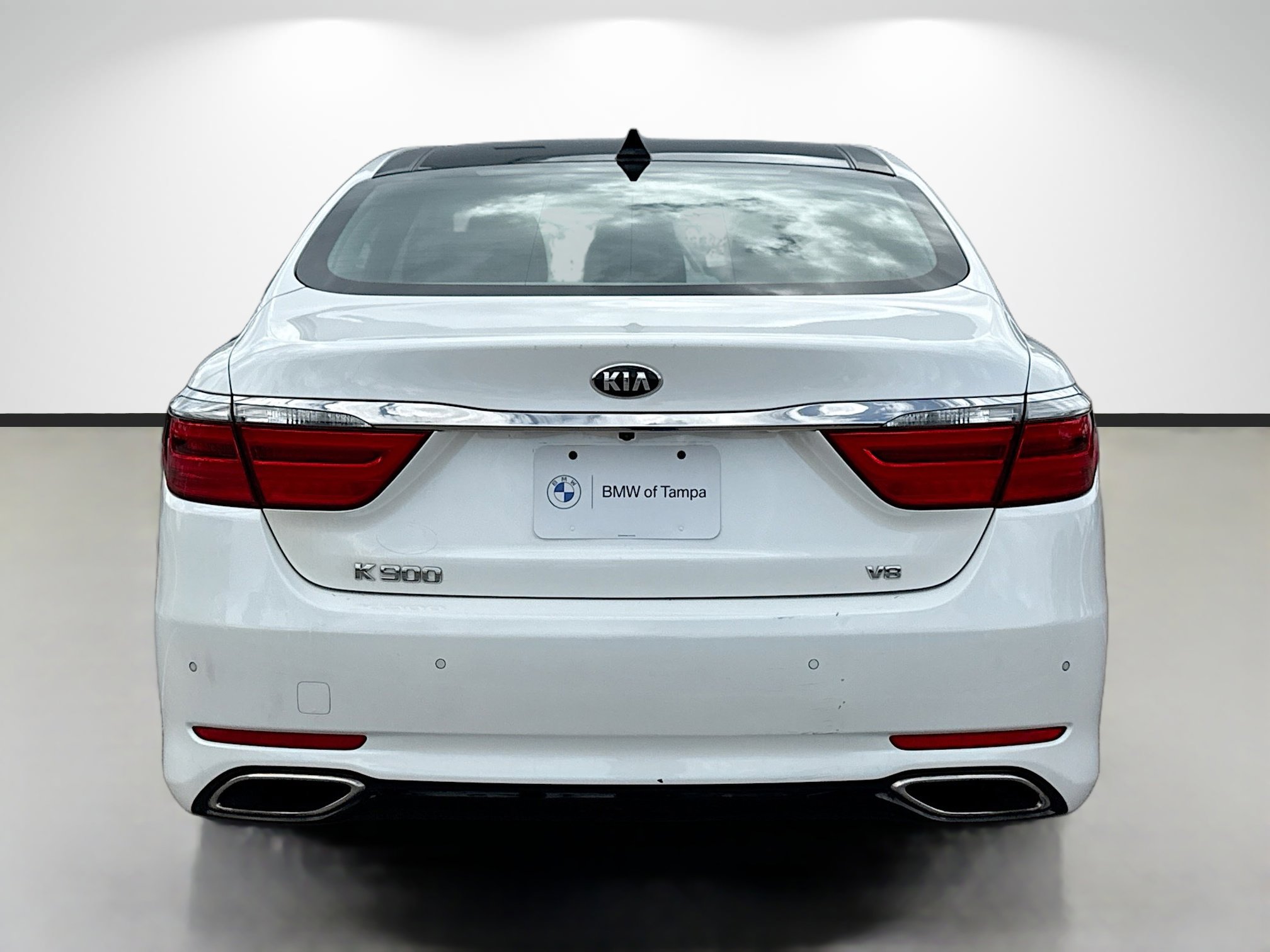 Used 2017 Kia K900 Luxury image 4